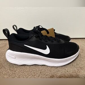Nike Promina Women's Size US 7 Black White Athletic Running Sneakers FV6343-002